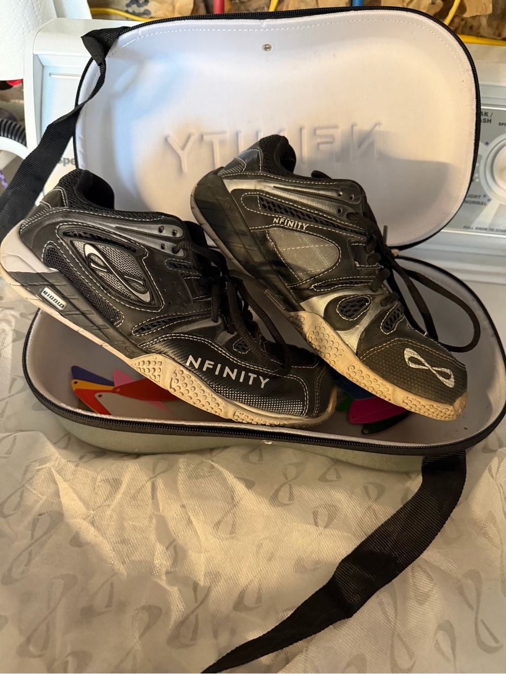 NFINITY Women's Bioniq 2.0 court shoes